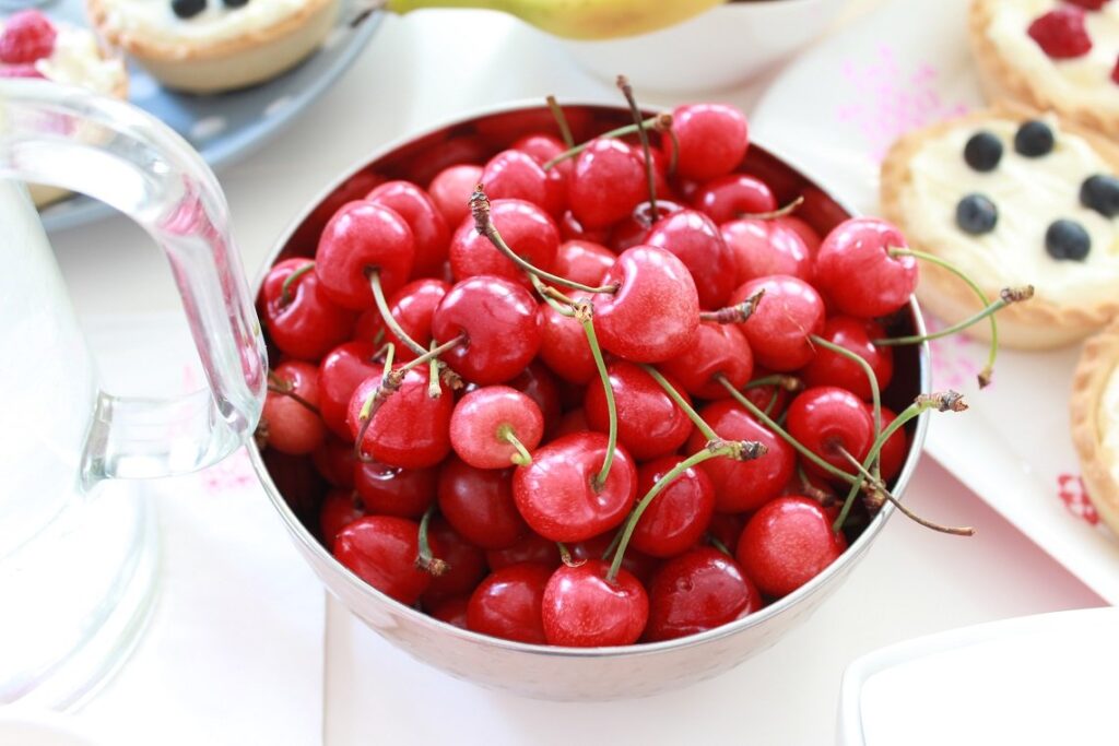 Urodziny ze Świnką Peppą czereśnie