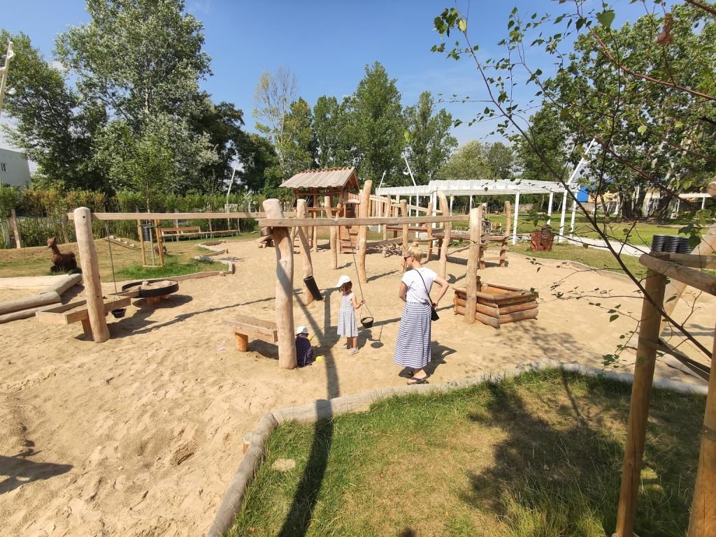 naturalny plac zabaw ekopark ursus