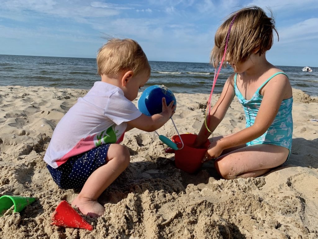 zabawki do piasku na plażę