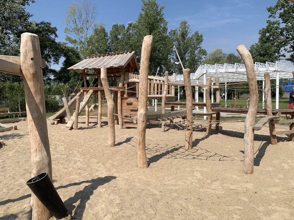 naturalny plac zabaw ekopark ursus